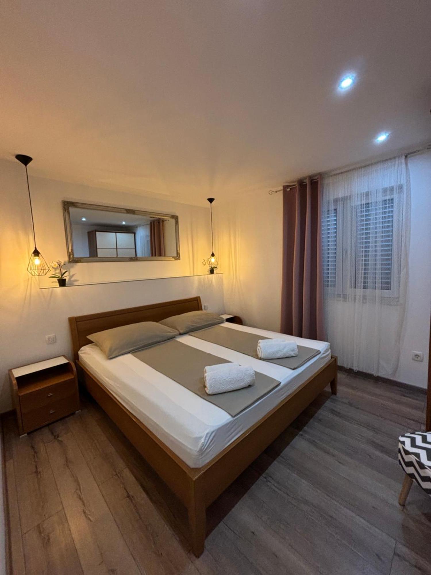 Apartments One Palm Podstrana Luaran gambar